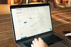 Американский брокер перевел счета некоторых россиян в режим «только закрытие»